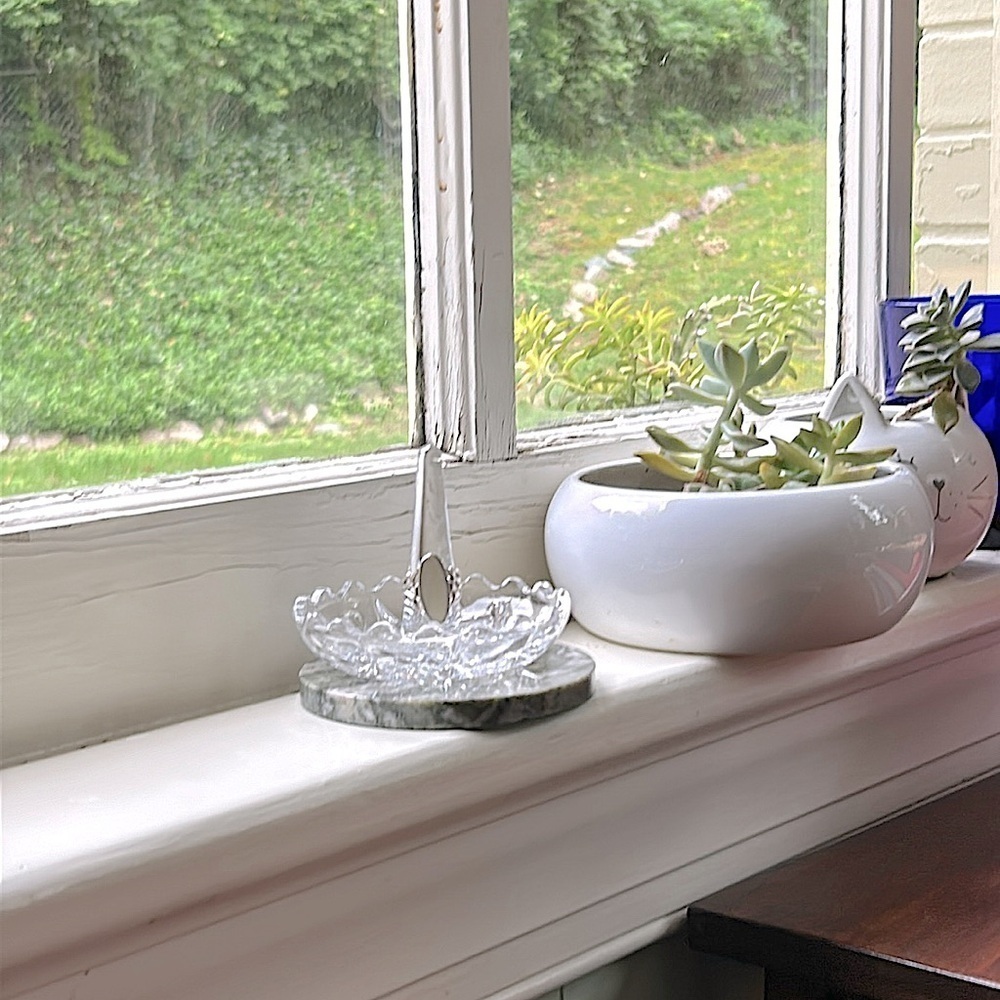 Windowsill Ring Holder 3.5” x 3” Crystal